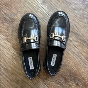 Steve Madden Black Loafers with Gold Buckle Size 9